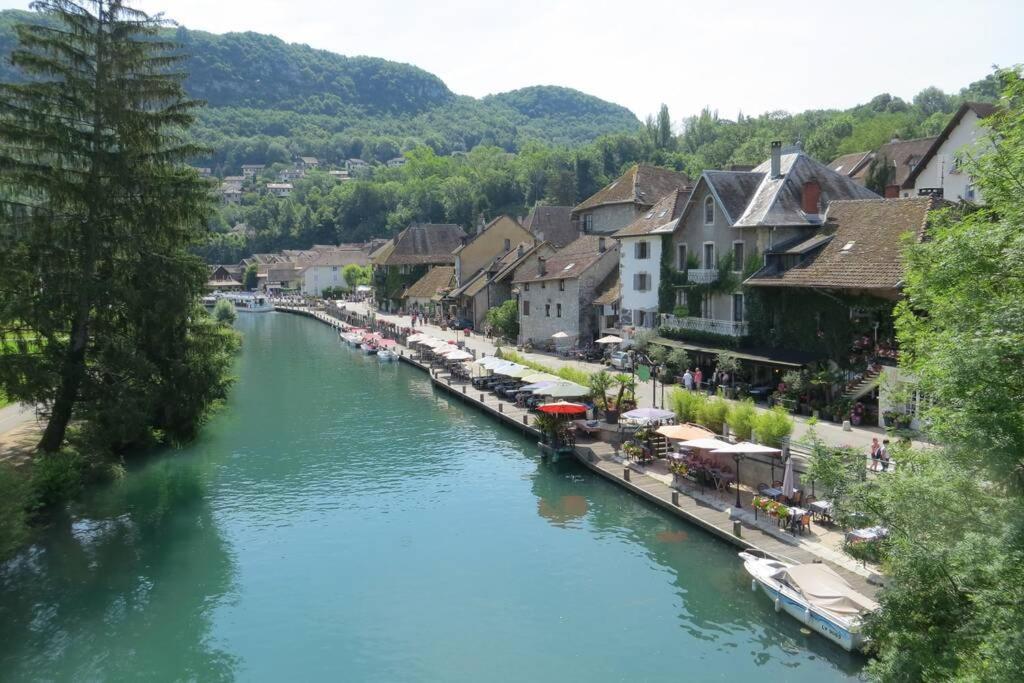 Le Portougais, Chalet A Chanaz, La Petite Venise Savoyarde Exterior photo